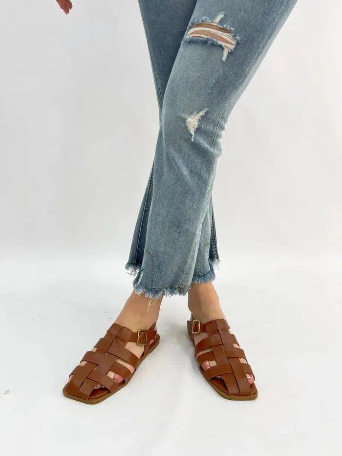 LOREDANA Sandali bassi con fascette incrociate e fibbia julys.easyshoes