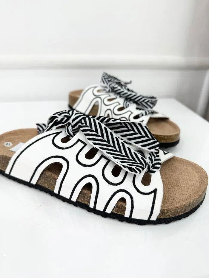 MARIA Ciabatte in ecocamoscio con lacci julys.easyshoes